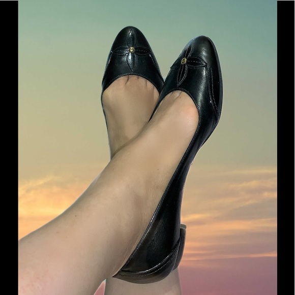 LOUIS VUITTON• Monogram Flower. Flats/ size 38!! - Picture 2 of 9